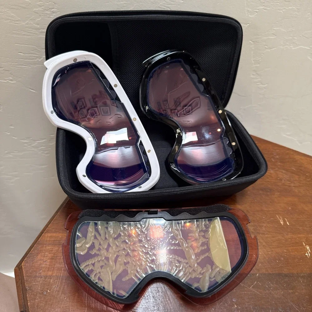 Quay Australia Mogul Snow Goggles Set - 3 Multi-Color Lenses (1 Brand New) Case